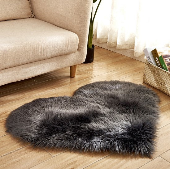 Plush Heart Rug – Cozy Floors, Warmer Vibes