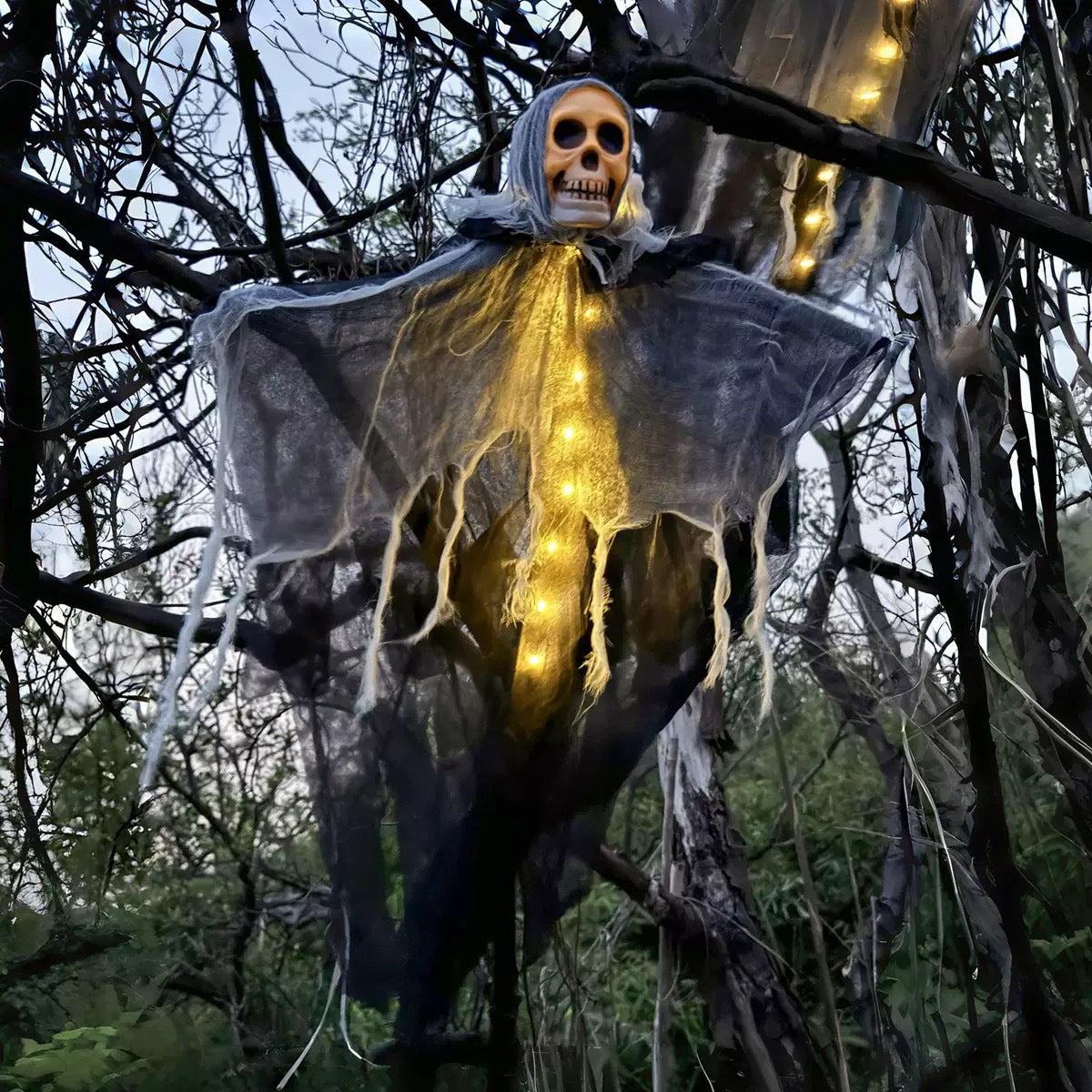 Halloween Hanging Ghost Skull Skeleton Prop – Scary Outdoor Yard & Home Haunted House Decor