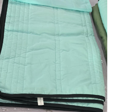 Lightweight Summer Cooling Blanket – Soft & Breathable Quilt