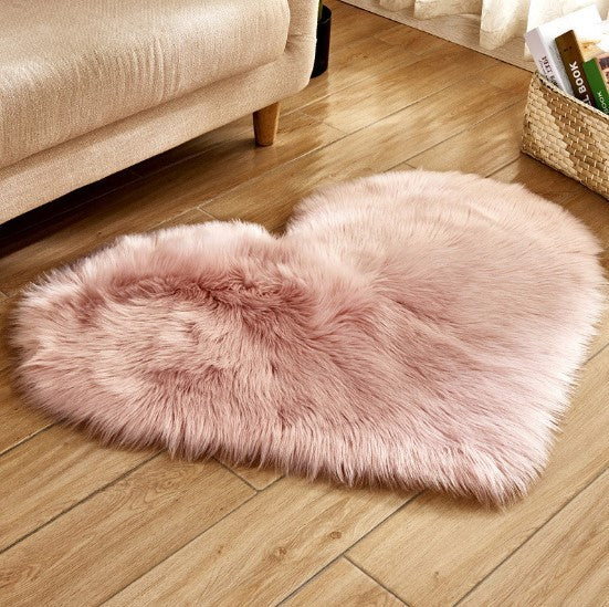 Plush Heart Rug – Cozy Floors, Warmer Vibes