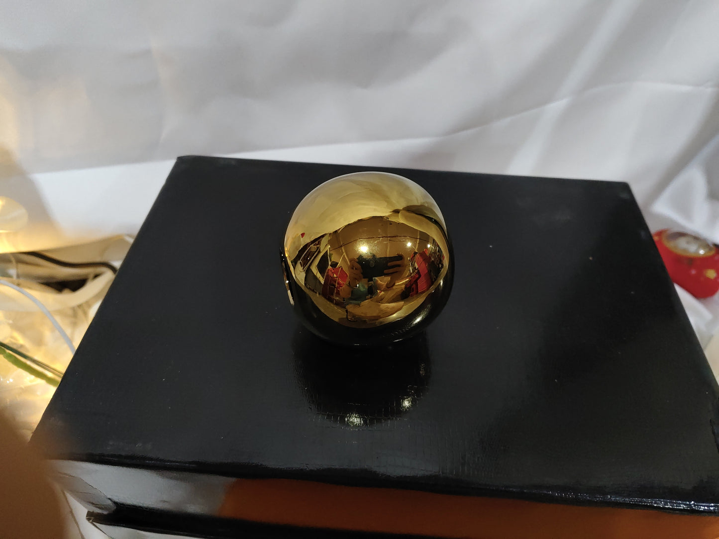 Chic Gold Vase for Effortless Modern Home Vibes