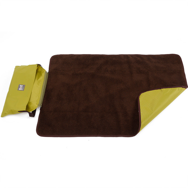 Portable Dog & Cat Blanket – Waterproof Pet Mat for Travel, Camping & Furniture Protection
