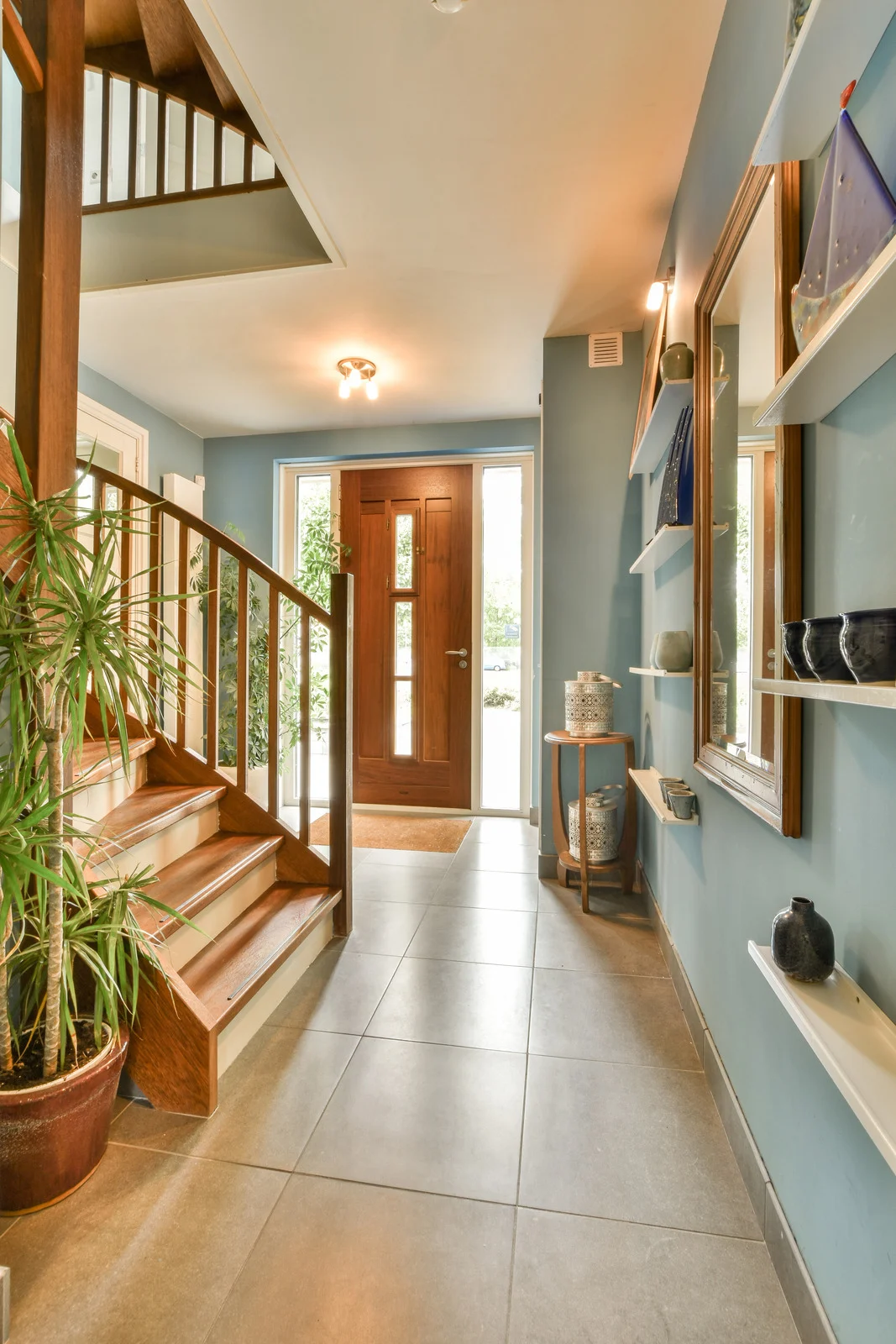 Small Entryway Decor Ideas That Make a Big Impression