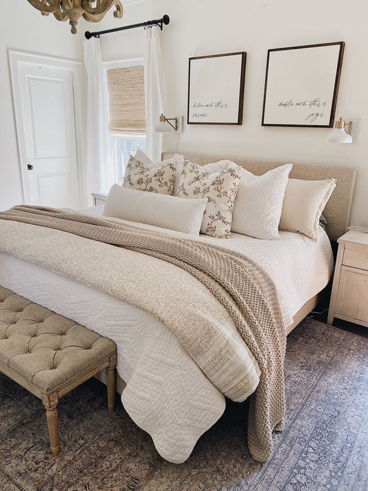 How to Decorate a Minimalist Bedroom on a Budget