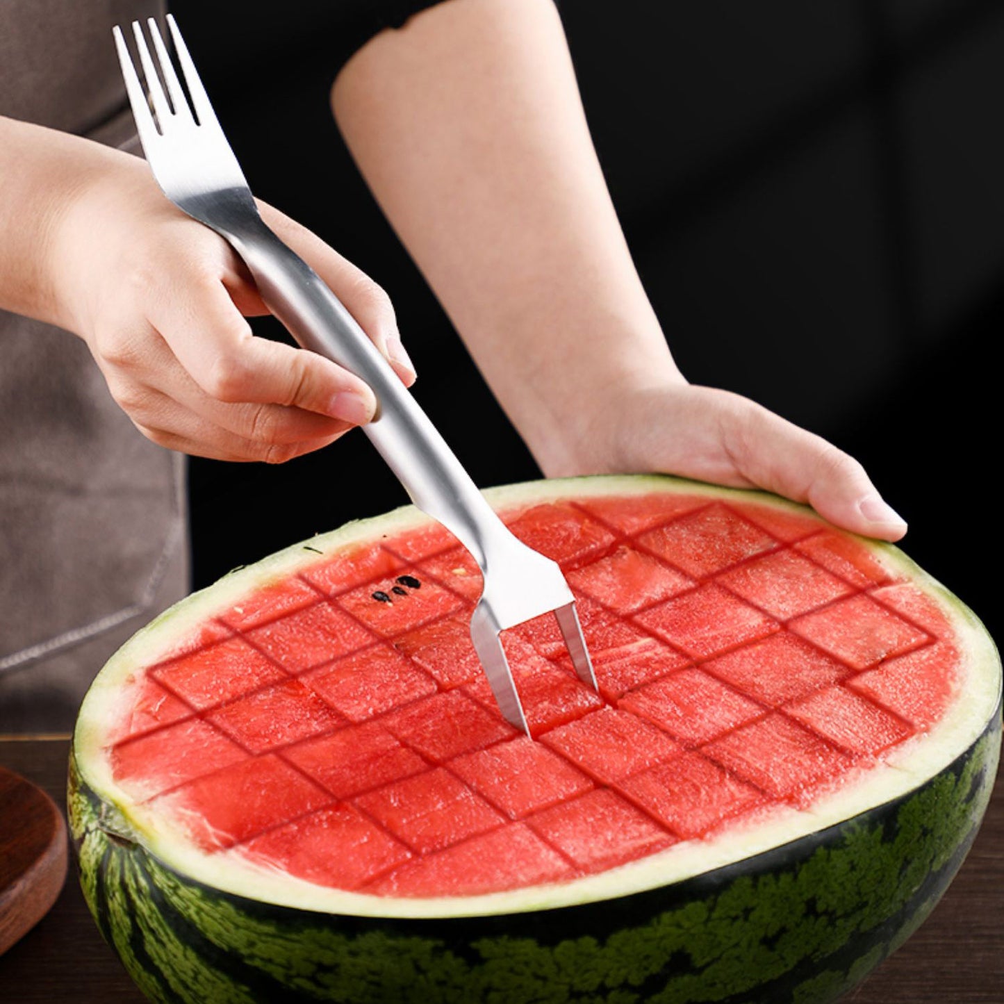 2-in-1 Watermelon Slicer & Fork – Multi-Purpose Fruit Cutter for Kitchen