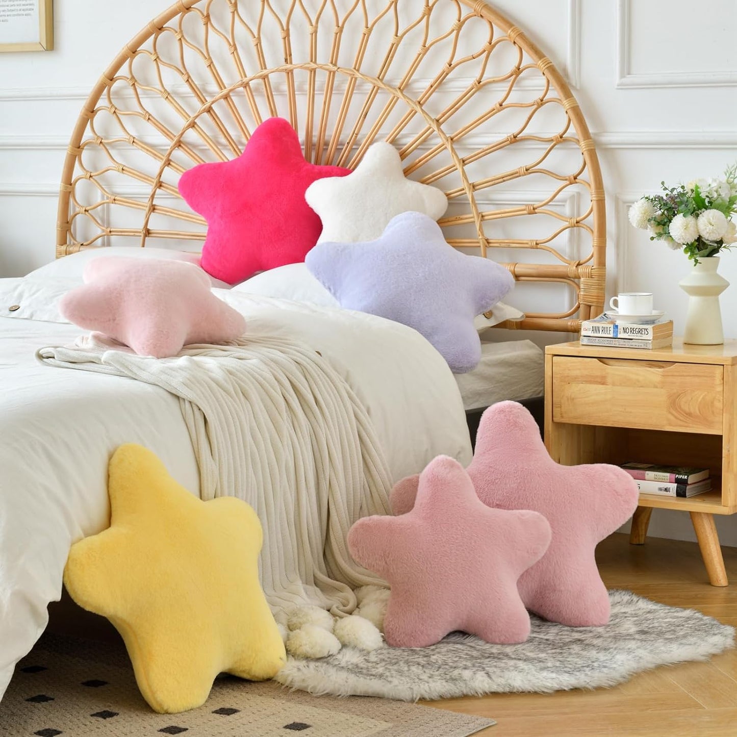 Aesthetic Star Plush Pillow – Cute Soft Cushion for Sofa, Bed & Cozy Room Styling