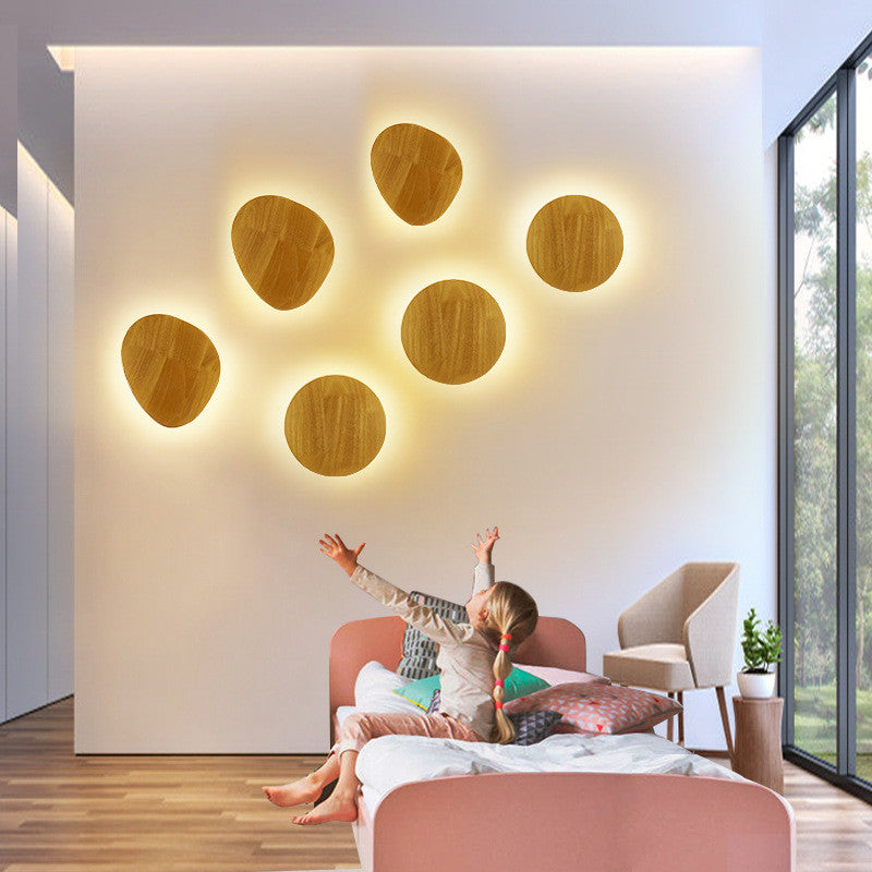 Rustic Log Art Wall Light – LED Wooden Lamp for Warm Ambient Bedroom & Home Decor