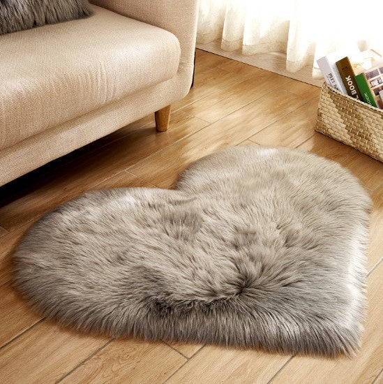 Plush Heart Rug – Cozy Floors, Warmer Vibes