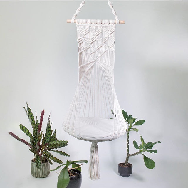 Macrame Hanging Pet Swing – Cozy Perch for All Seasons
