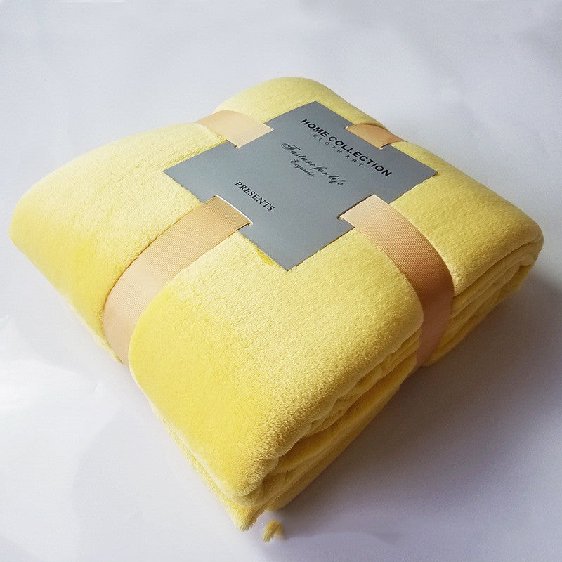 Minimalist Fleece Blanket – Soft Travel Throw for Sofa, Bed & Everyday Comfort