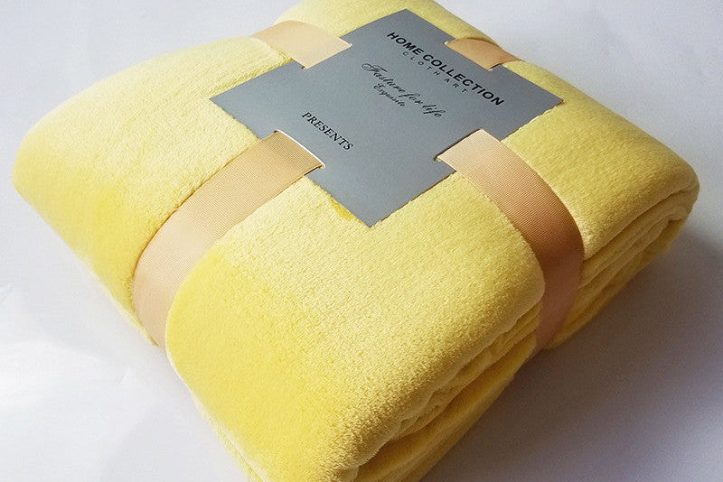Minimalist Fleece Blanket – Soft Travel Throw for Sofa, Bed & Everyday Comfort