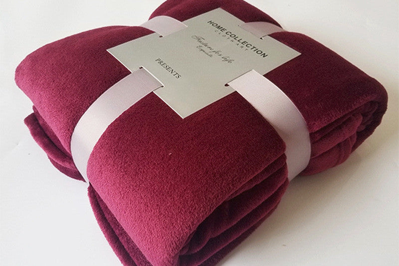 Minimalist Fleece Blanket – Soft Travel Throw for Sofa, Bed & Everyday Comfort