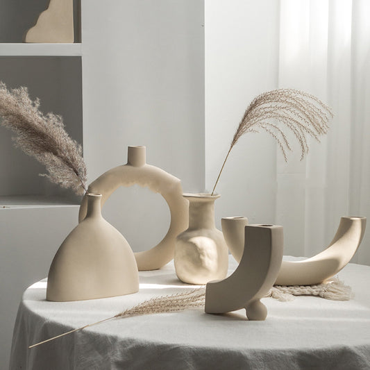 Decorative Ceramic Flower Vase – Living Room Display & Modern Home Accent