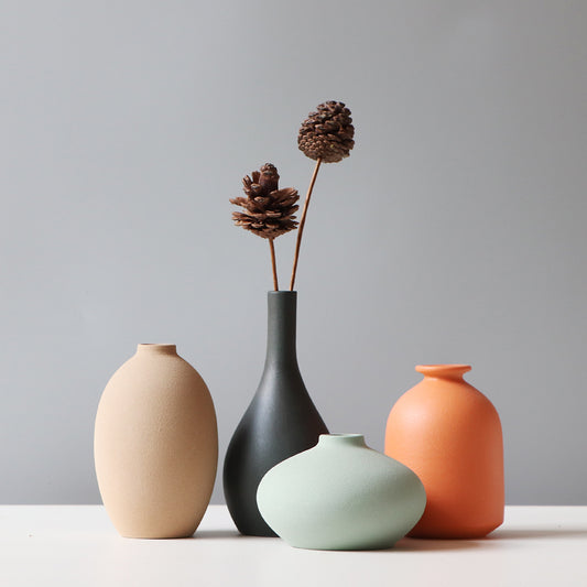 Modern Home Ceramic Vase – Stylish Living Room & Flower Display