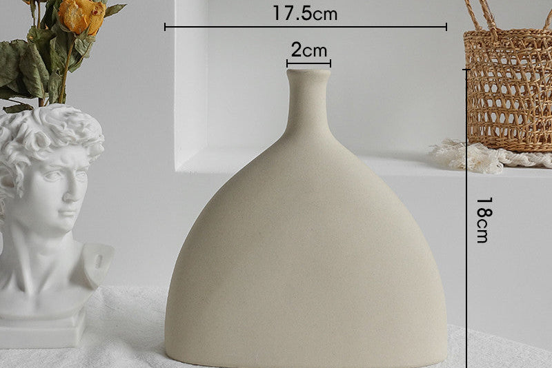 Decorative Ceramic Flower Vase – Living Room Display & Modern Home Accent