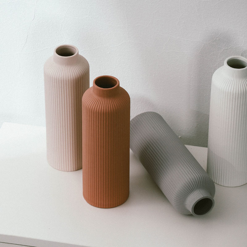 Elegant Ceramic Vase Decor – Modern Minimalist Accent for Stylish Home Interiors