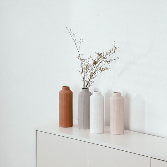 Elegant Ceramic Vase Decor – Modern Minimalist Accent for Stylish Home Interiors