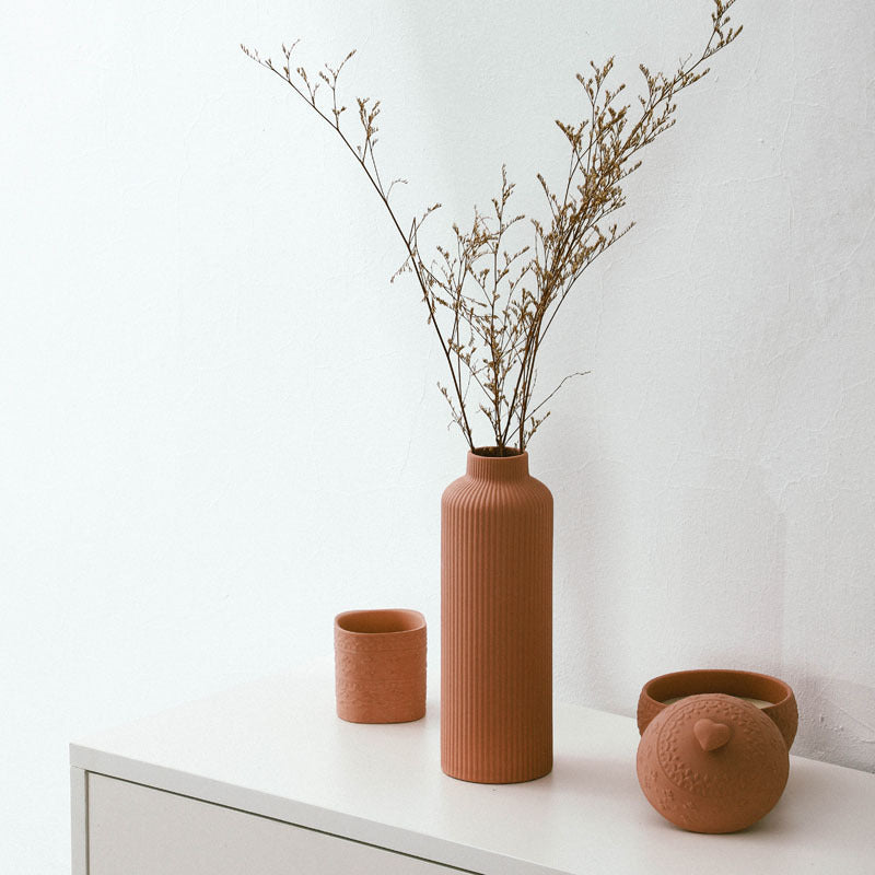 Elegant Ceramic Vase Decor – Modern Minimalist Accent for Stylish Home Interiors