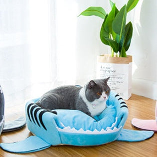 Shark Pet Bed for Cats & Small Dogs – Cozy Warm Cave Sleeping Bed