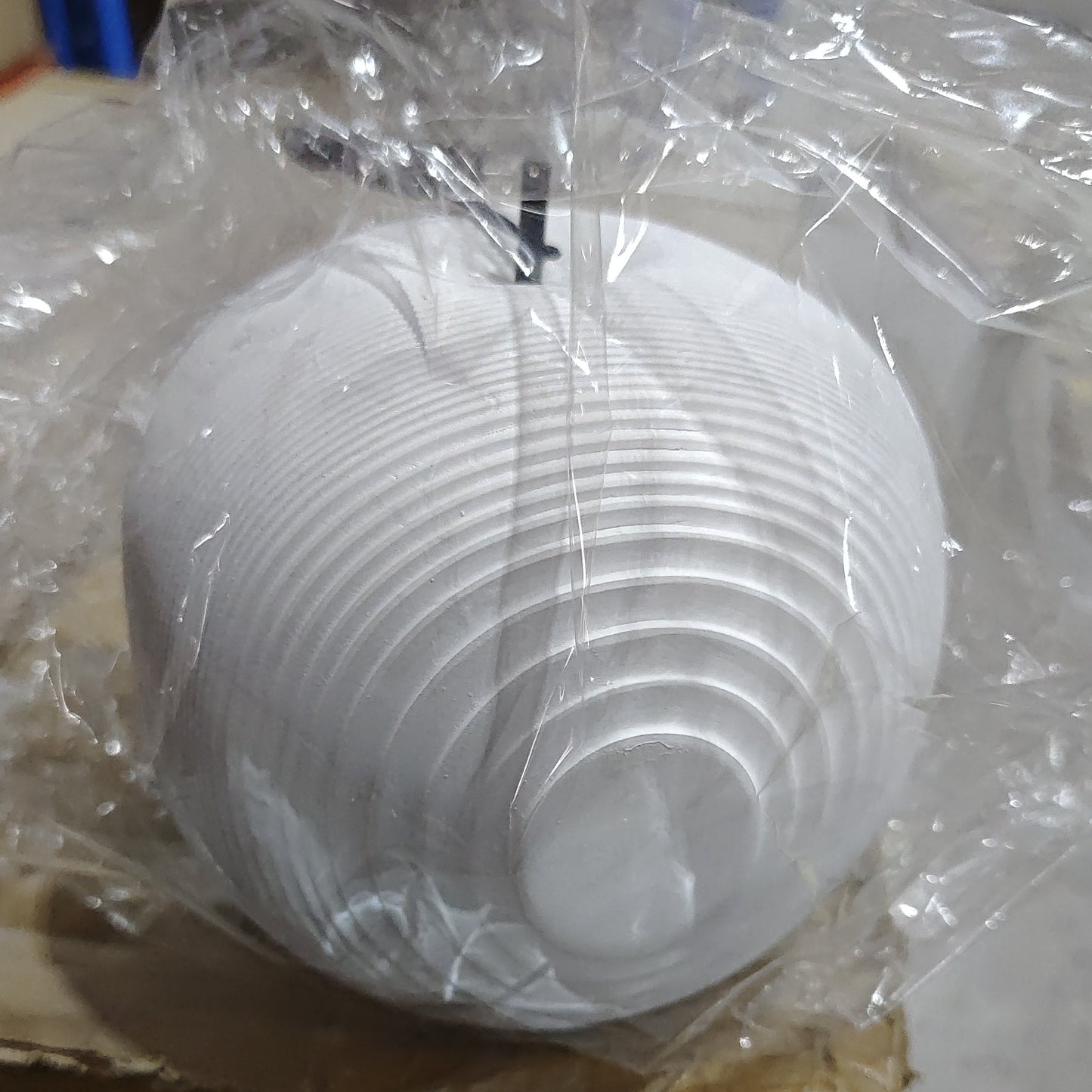 Modern Minimalist Resin Ornament – Creative Home Décor & Gift Idea