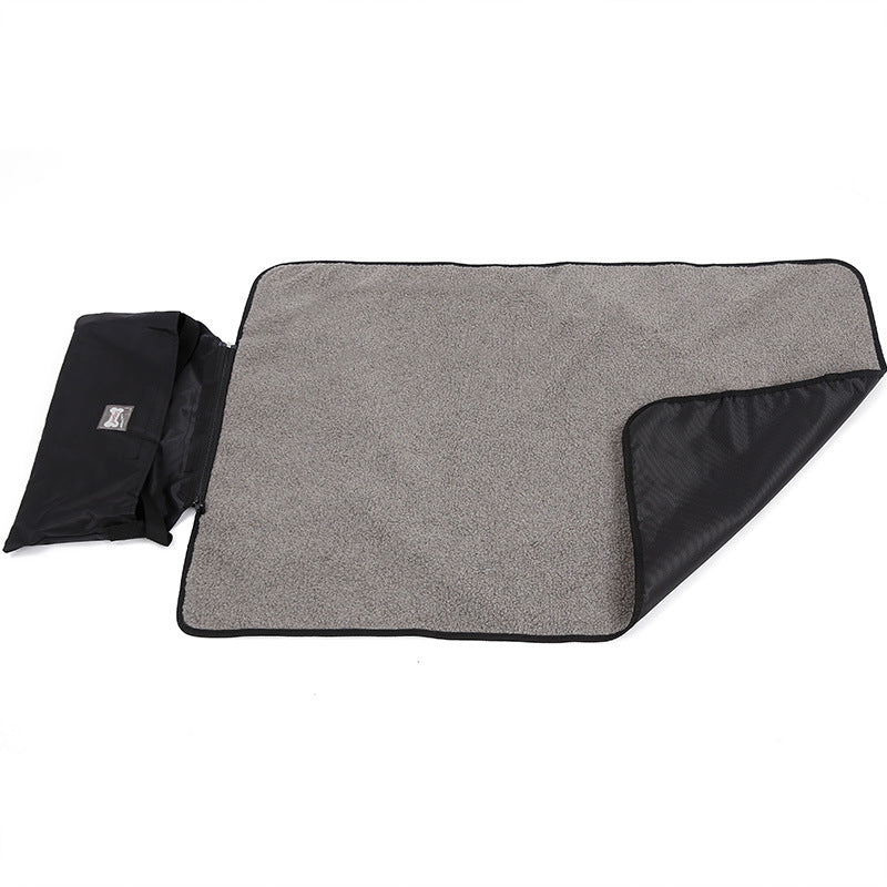 Portable Dog & Cat Blanket – Waterproof Pet Mat for Travel, Camping & Furniture Protection