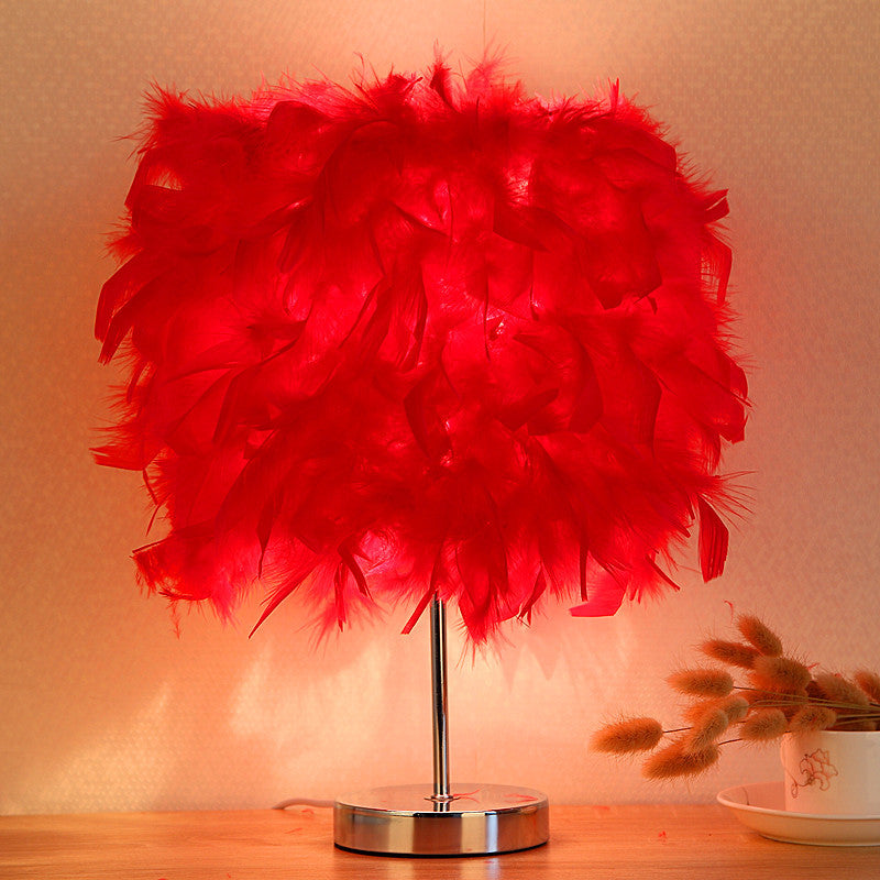 Decorative Feather LED Night Light – Cute Girly Bedroom Lamp for Cozy Atmosphere