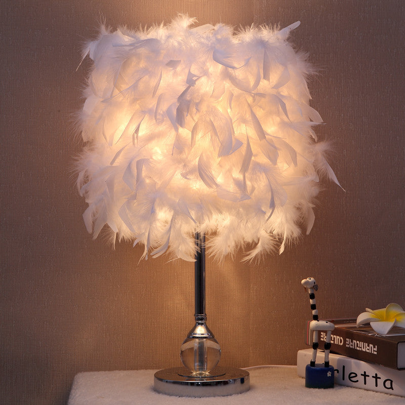 Decorative Feather LED Night Light – Cute Girly Bedroom Lamp for Cozy Atmosphere