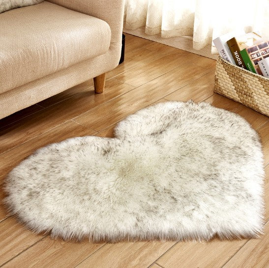 Plush Heart Rug – Cozy Floors, Warmer Vibes