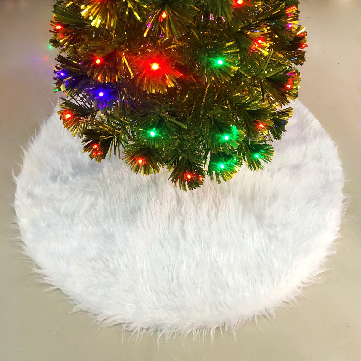 Christmas Tree Skirt Decoration – Festive Xmas Tree Base Cover for Holiday Home Decor