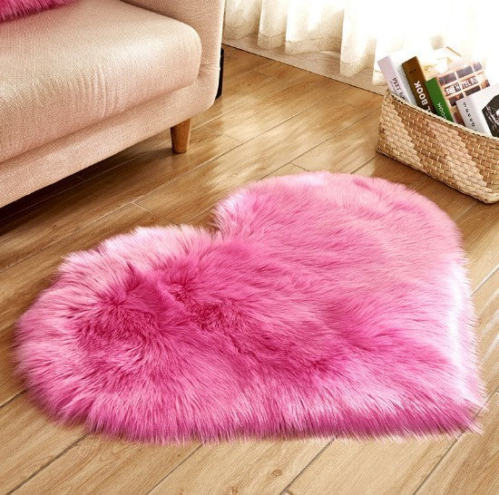 Plush Heart Rug – Cozy Floors, Warmer Vibes