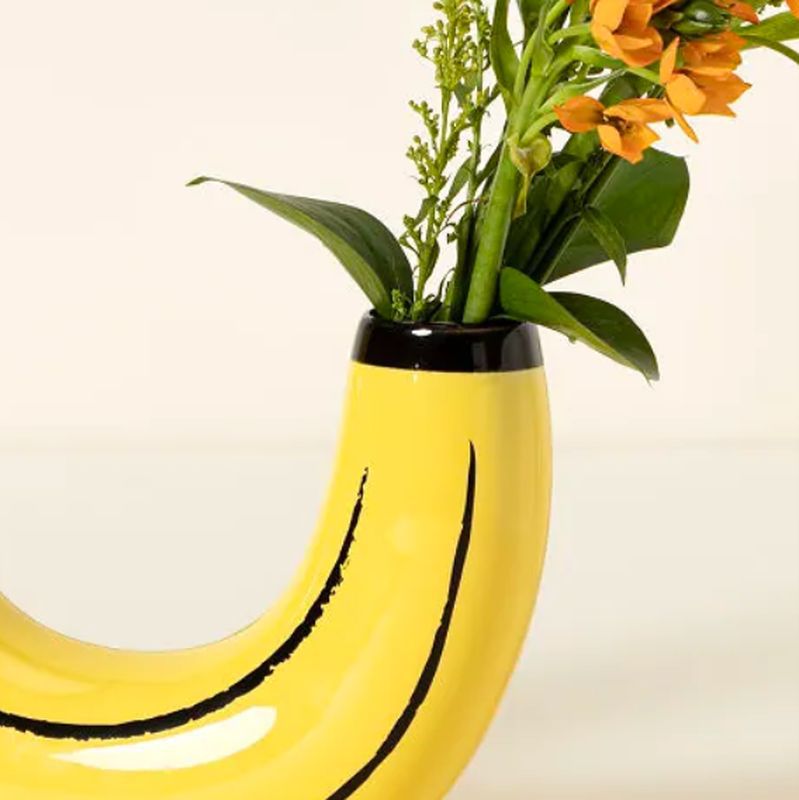 Modern Creative Banana Vase Flower Holder – Stylish Home Decor Centerpiece