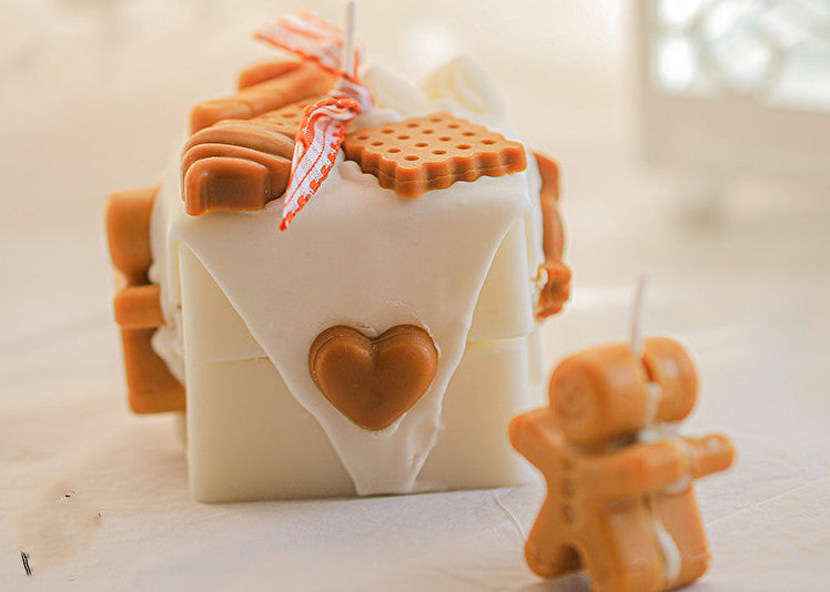 Gingerbread Man Candle – Sweet Holiday Scent, Christmas Home Decor