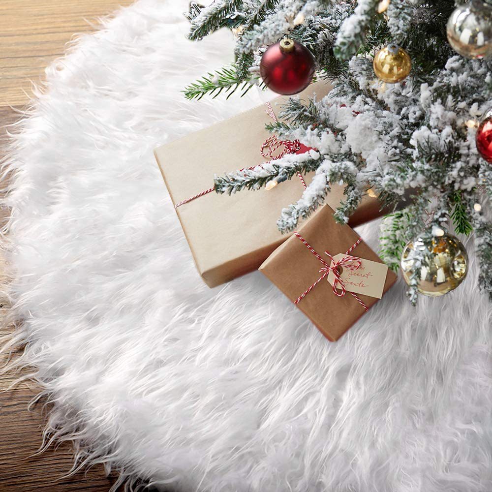 Luxury White Faux Fur Christmas Tree Skirt – Winter Holiday Decor