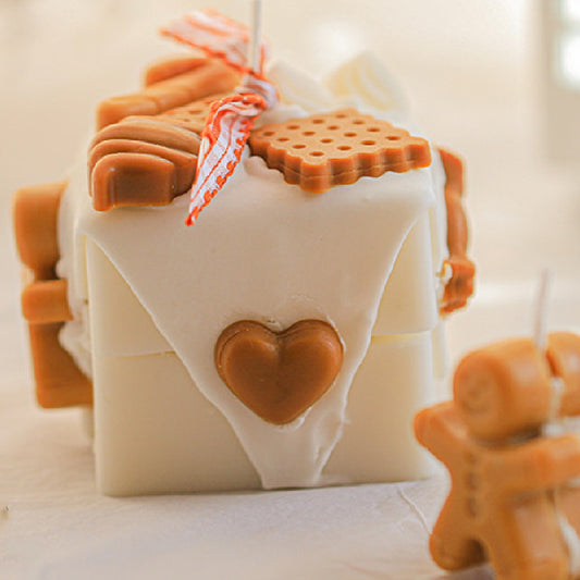 Gingerbread Man Candle – Sweet Holiday Scent, Christmas Home Decor