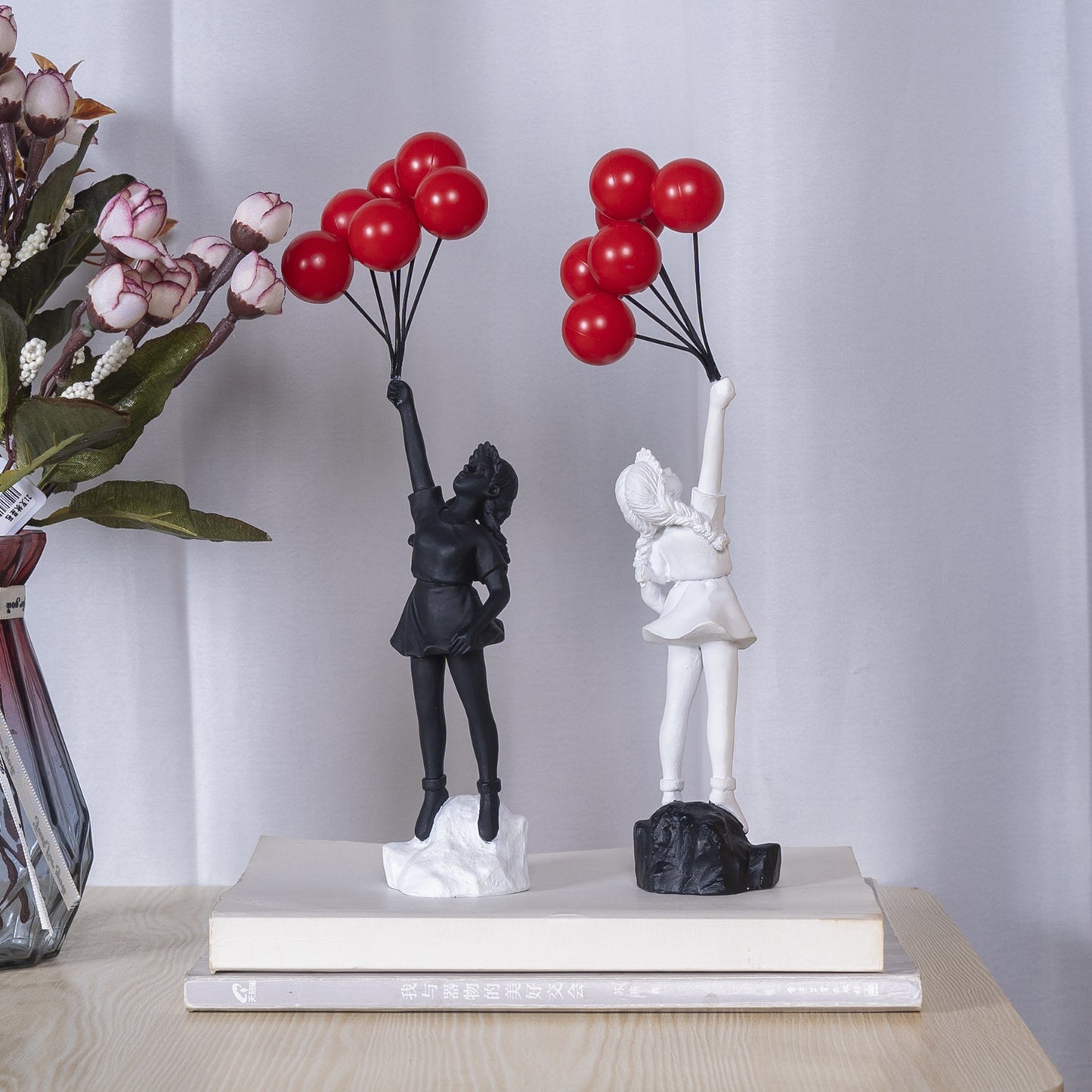 Luxury Living Room Resin Sculpture – Little Girl with Balloon Art Decor