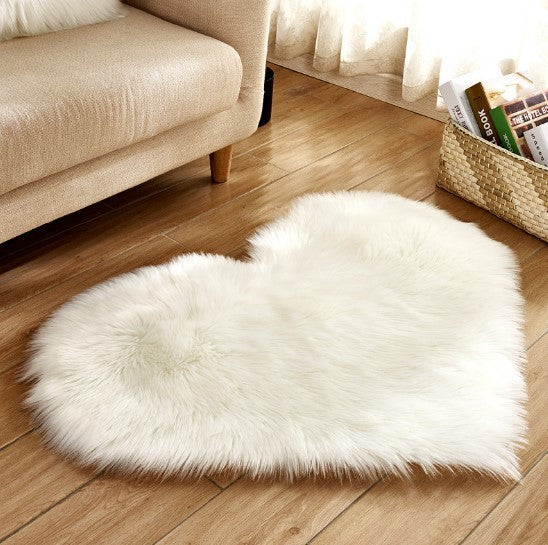 Plush Heart Rug – Cozy Floors, Warmer Vibes