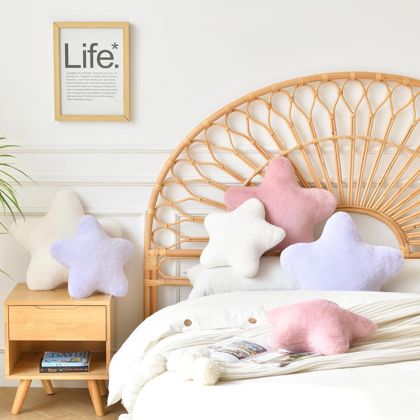 Aesthetic Star Plush Pillow – Cute Soft Cushion for Sofa, Bed & Cozy Room Styling