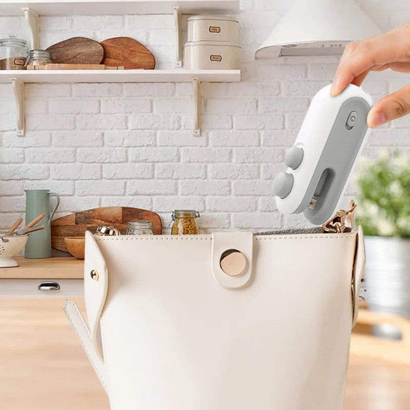 Rechargeable Handheld Heat Sealer – Portable Vacuum Chip Bag Sealer for Food Freshness