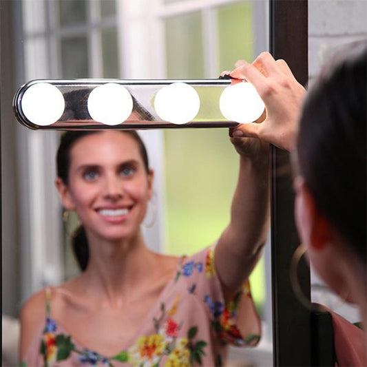 Portable LED Makeup Fill Light – 4 Bulb Suction Cup Mirror Vanity Light