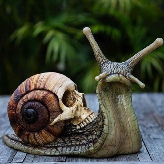 Gothic Snail Sculpture Home Decor – Skull Snail Figurine, Kawaii Aesthetic Room Decor