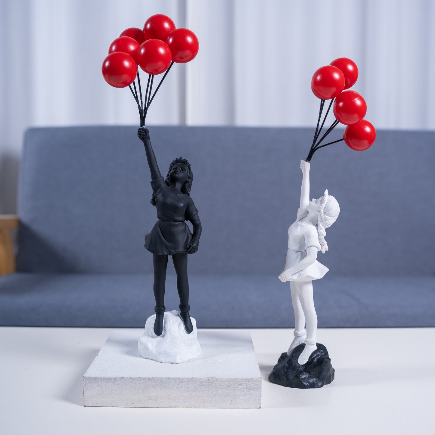Luxury Living Room Resin Sculpture – Little Girl with Balloon Art Decor
