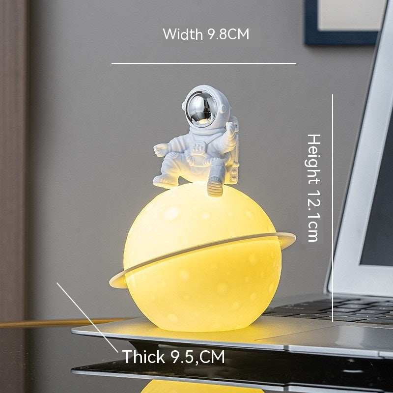 Astronaut LED Lamp – Creative Night Light for Bedroom, Desk & Gifts